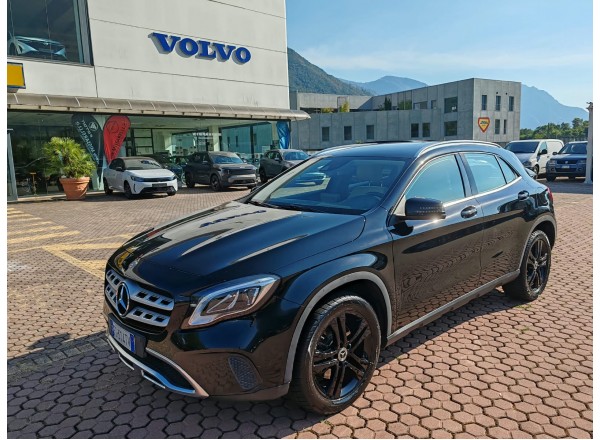 MERCEDES GLA 220 BENZINA 185 CV SPORT 4 MATIC OK
